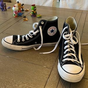 Converse All Stars Class High Top - Black - Size 10 1/2 - GENTLY USED